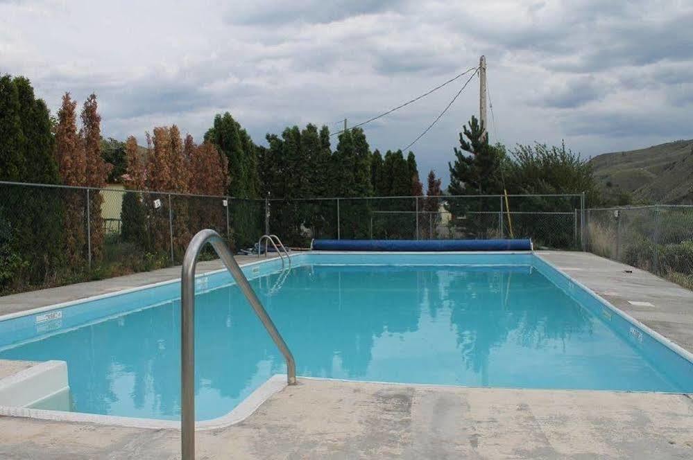 Sage Hills Motel Cache Creek Bagian luar foto