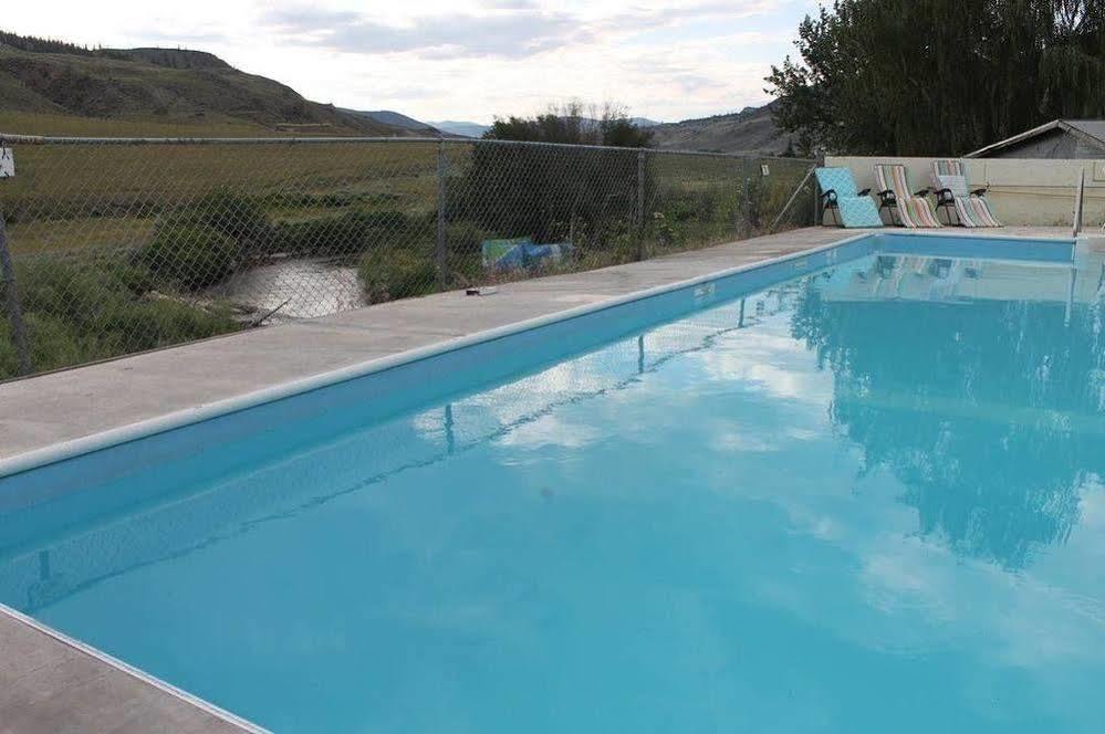 Sage Hills Motel Cache Creek Bagian luar foto